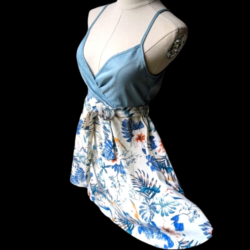 Tropical V-neck Zip Up Front Tie Dress Size 2